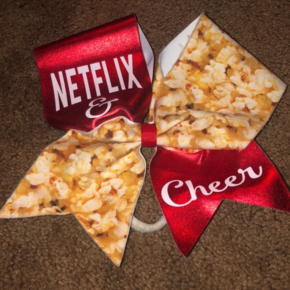 Cute popcorn Netflix and cheer bow - Picture 1 of 2